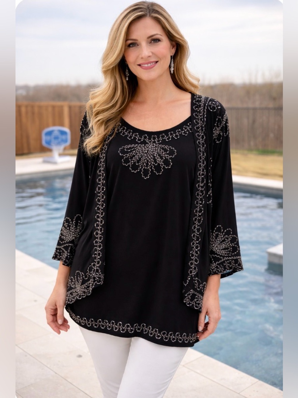Lauren Michelle Black Top with White Detailing Size XL